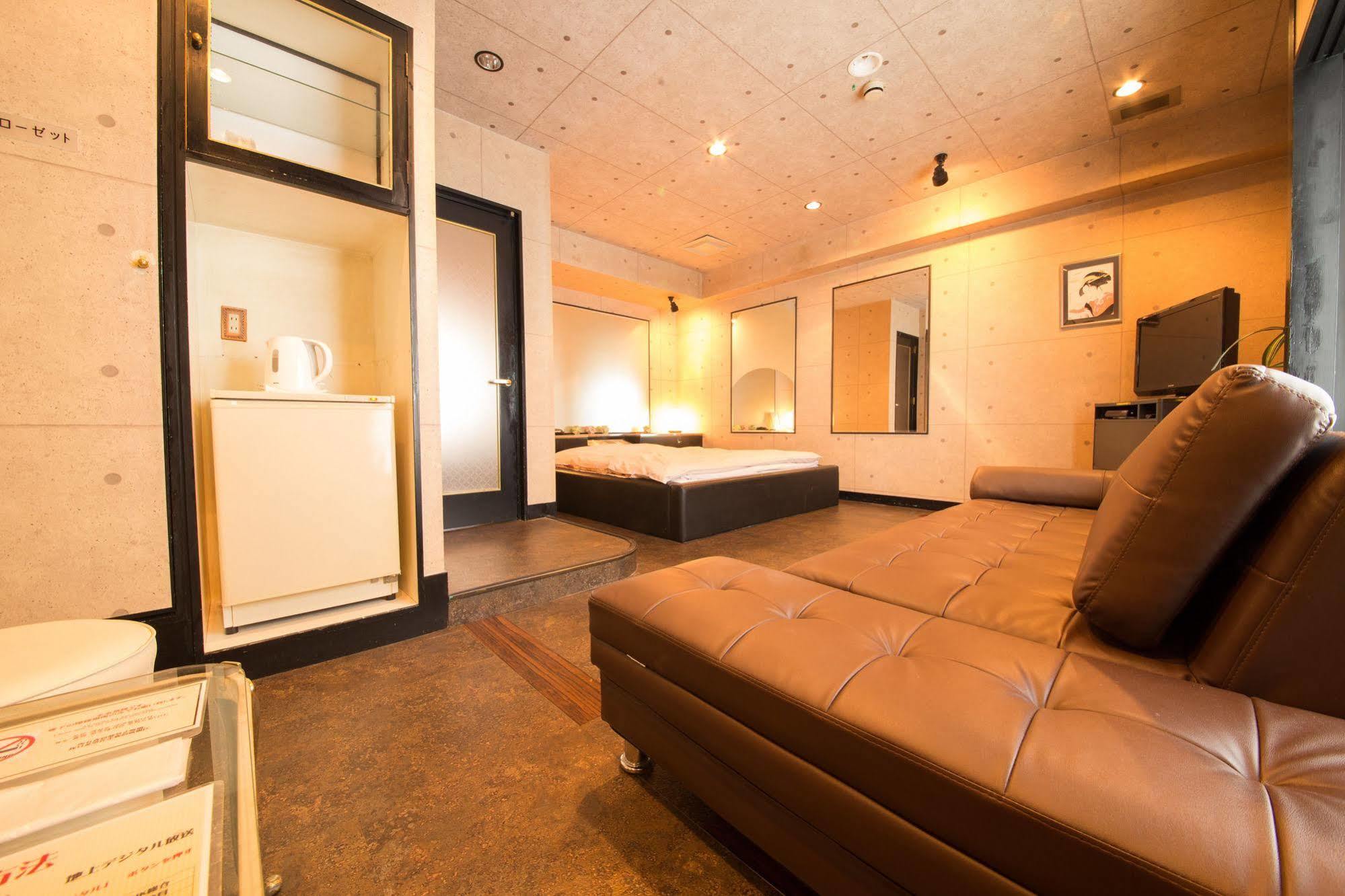 Hotel Candy Hall (Adults Only) Osaka Zewnętrze zdjęcie